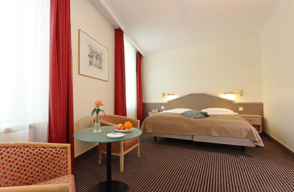 Seehotel Waldstaetterhof Swiss Quality Brunnen Exterior photo